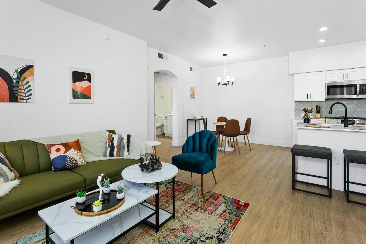 Cozysuites Glendale By The Stadium With Pool 01 Екстериор снимка