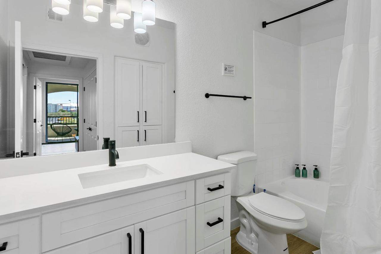 Cozysuites Glendale By The Stadium With Pool 01 Екстериор снимка