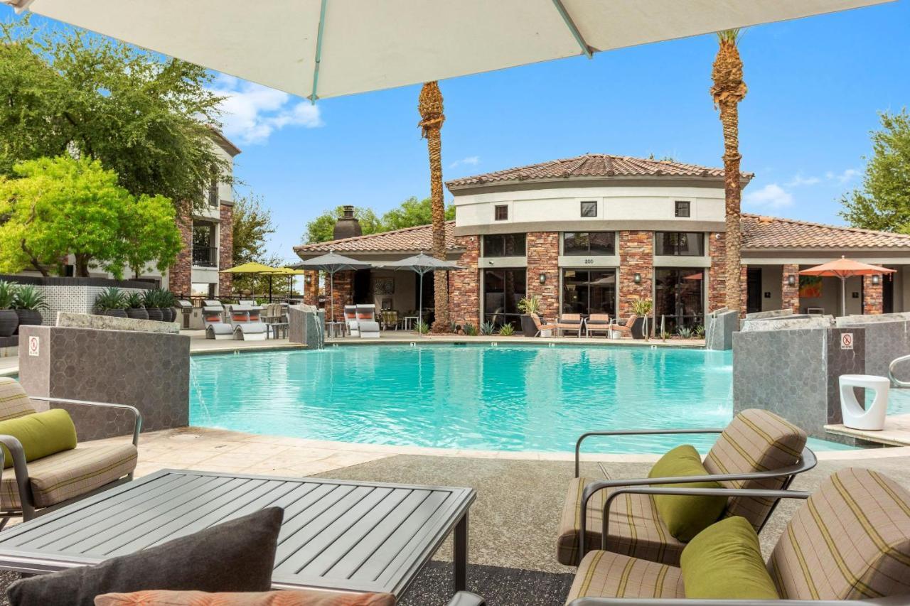 Cozysuites Glendale By The Stadium With Pool 01 Екстериор снимка