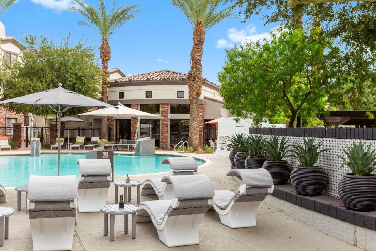 Cozysuites Glendale By The Stadium With Pool 01 Екстериор снимка