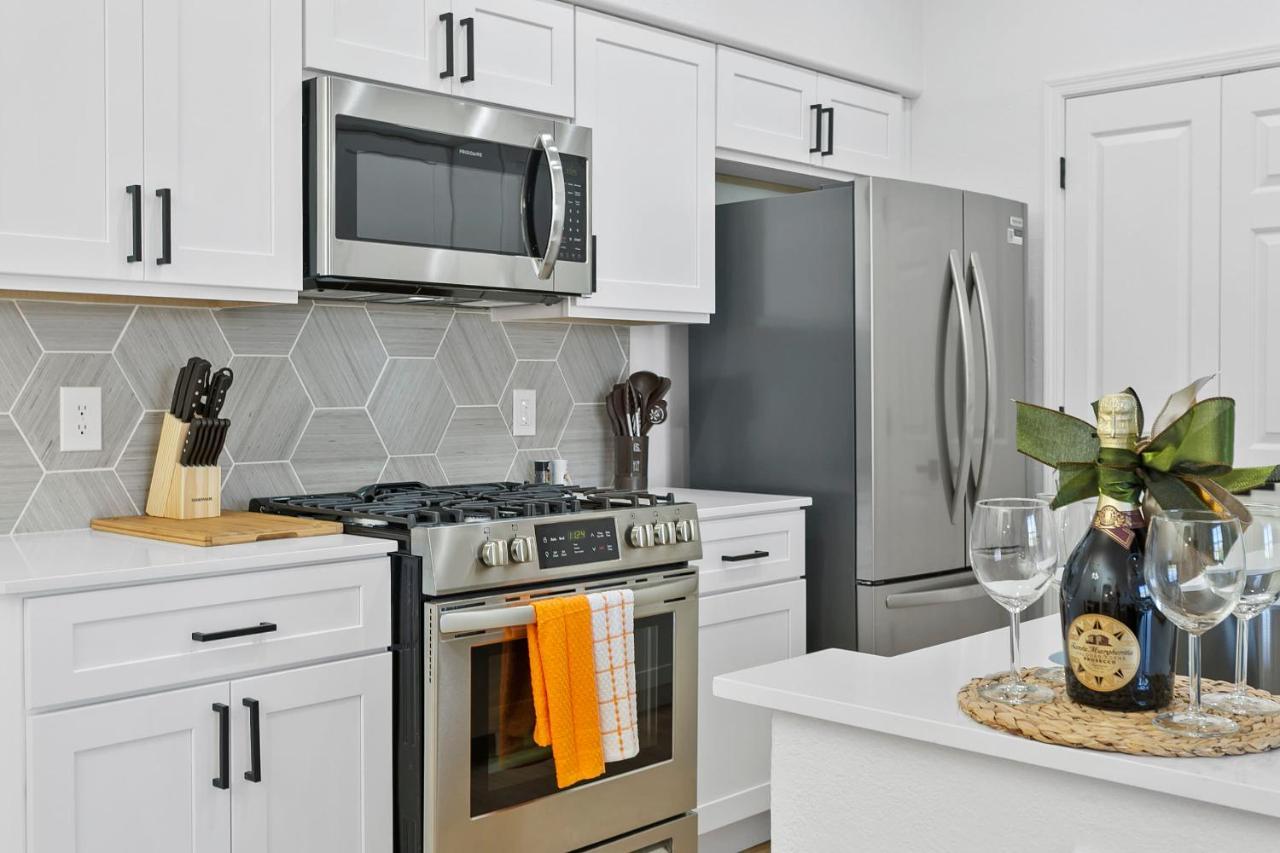 Cozysuites Glendale By The Stadium With Pool 01 Екстериор снимка