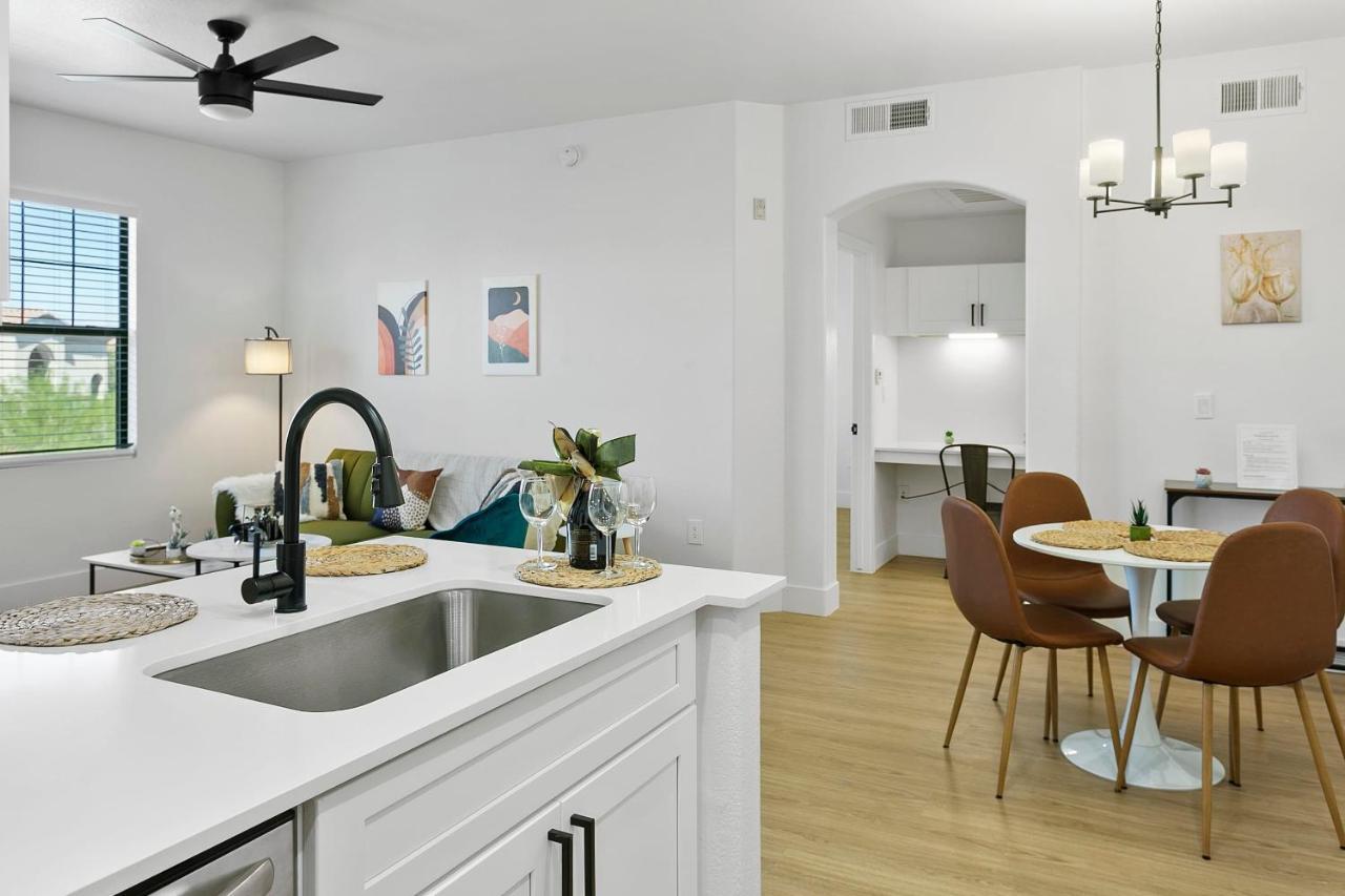 Cozysuites Glendale By The Stadium With Pool 01 Екстериор снимка