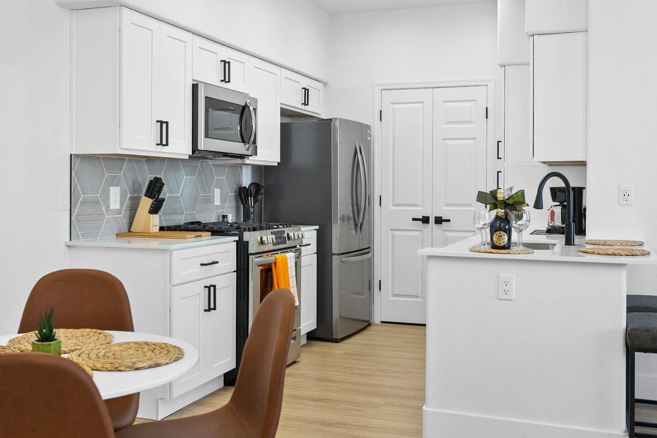 Cozysuites Glendale By The Stadium With Pool 01 Екстериор снимка